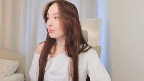 Mia online show from March 19, 1:59 pm