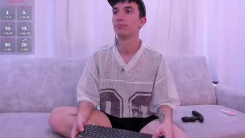 Snapshot of timmy_kadel chatting on May 26, 9:44 pm Timmy Kadel online show from May 26, 9:44 pm