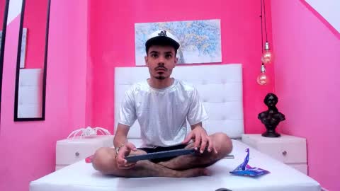 Evans  online show from October 29, 10:00 pm