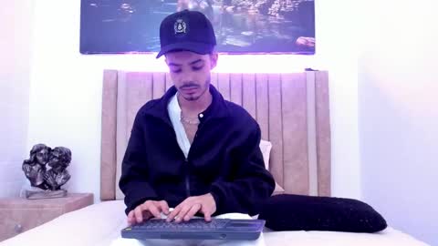 Evans  online show from January 8, 4:04 am