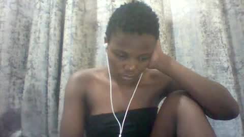 Snapshot of tina2030_1 chatting on May 29, 5:05 am tee online show from May 29, 5:05 am