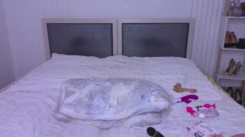 tina__kim online show from January 16, 7:49 am