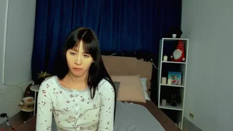 Snapshot of tina_ellisi chatting on January 13, 10:47 am Tina online show from January 13, 10:47 am