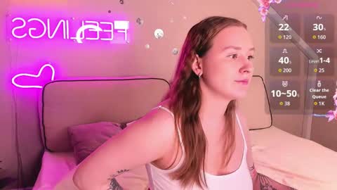 Snapshot of tina_hicks chatting on February 23, 9:28 am Stella online show from February 23, 9:28 am