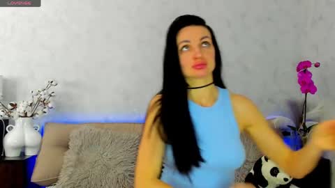 Tina online show from March 15, 12:00 pm