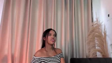 Snapshot of tina_rousse2 chatting on February 21, 4:52 pm T I N A online show from February 21, 4:52 pm