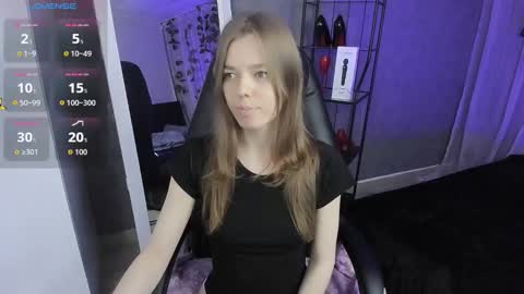 Snapshot of tina_tayllor chatting on November 9, 7:45 pm Tina Tayllor MY SHEDULEMondayTuesdaySaturdaySunday online show from November 9, 7:45 pm