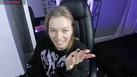 Snapshot of tina_tayllor chatting on November 17, 10:04 pm Tina Tayllor MY SHEDULEMondayTuesdaySaturdaySunday online show from November 17, 10:04 pm