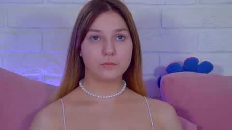 Snapshot of tinaburton chatting on June 11, 5:00 pm TinaBurton online show from June 11, 5:00 pm