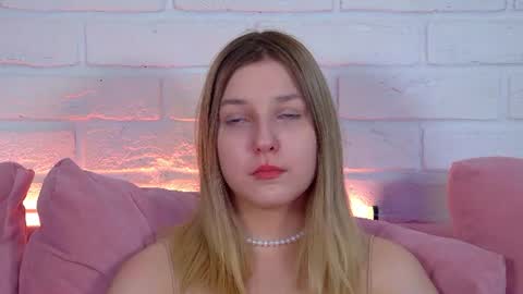 Snapshot of tinaburton chatting on June 15, 4:09 pm TinaBurton online show from June 15, 4:09 pm