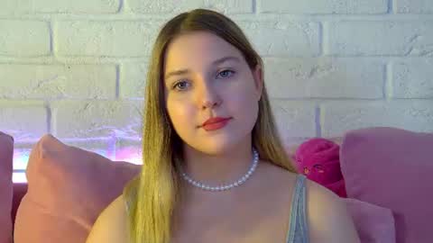 Snapshot of tinaburton chatting on June 17, 4:30 pm TinaBurton online show from June 17, 4:30 pm