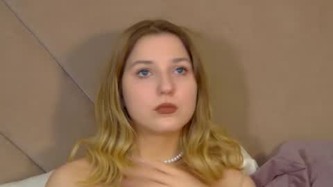 Snapshot of tinaburton chatting on June 18, 4:55 pm TinaBurton online show from June 18, 4:55 pm