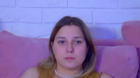 Snapshot of tinaburton chatting on July 14, 2:05 am TinaBurton online show from July 14, 2:05 am