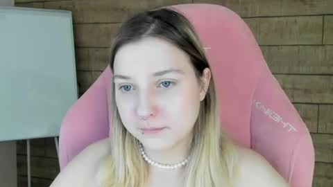 Snapshot of tinaburton chatting on July 15, 4:34 pm TinaBurton online show from July 15, 4:34 pm
