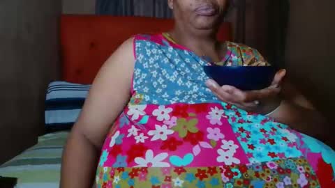Snapshot of tinagiant chatting on April 21, 8:09 am tinagiant online show from April 21, 8:09 am