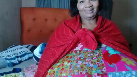 Snapshot of tinagiant chatting on April 28, 7:02 am tinagiant online show from April 28, 7:02 am