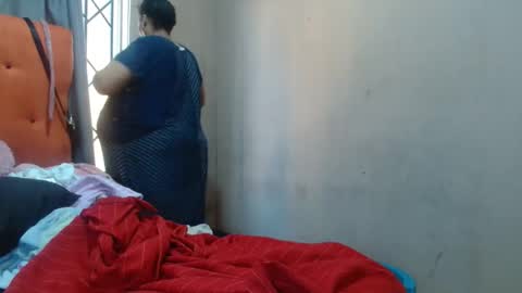 Snapshot of tinagiant chatting on May 12, 8:22 am tinagiant online show from May 12, 8:22 am