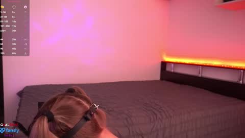 Snapshot of tinalittle_ chatting on September 25, 6:44 pm Tinalittle online show from September 25, 6:44 pm