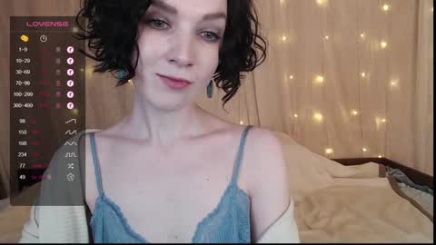 Snapshot of tinawincee chatting on December 20, 8:06 am Tina online show from December 20, 8:06 am