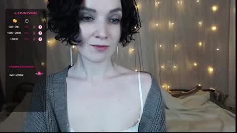 Snapshot of tinawincee chatting on January 12, 7:53 am Tina online show from January 12, 7:53 am