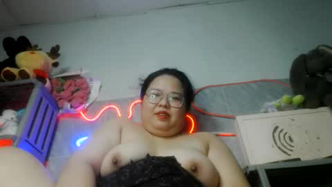 tini_bei online show from May 29, 3:54 pm