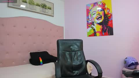 tinisweet online show from January 7, 11:45 am