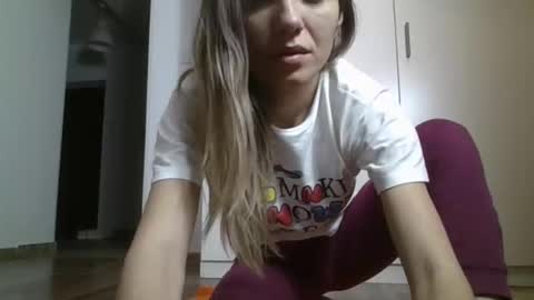Snapshot of tinna21 chatting on April 29, 8:15 pm tinna21 online show from April 29, 8:15 pm