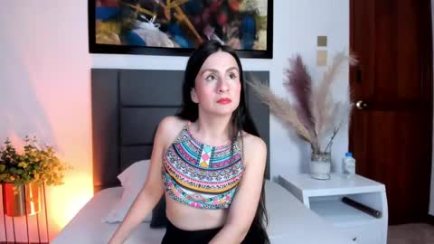 Snapshot of tinnamoon chatting on March 23, 11:09 pm Tina Moon online show from March 23, 11:09 pm