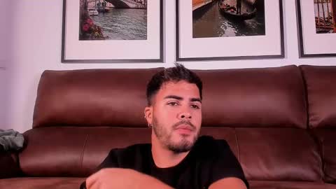 Snapshot of tinoclandestino chatting on December 1, 5:24 pm tinoclandestino online show from December 1, 5:24 pm