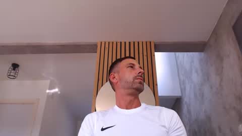 Snapshot of tinoclandestino chatting on February 15, 2:55 pm tinoclandestino online show from February 15, 2:55 pm