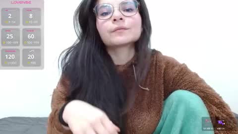 Tiny Caroline online show from December 10, 2:59 am