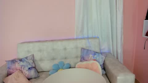 tiny_cora online show from February 17, 4:37 pm