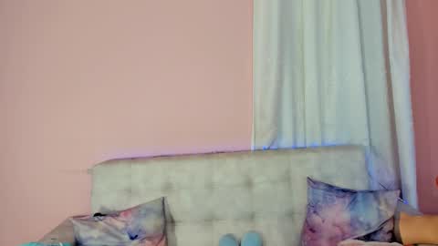 tiny_cora online show from March 10, 4:35 pm