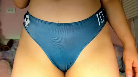 tiny_cora online show from July 26, 4:14 pm