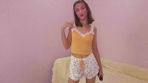 Lily online show from October 15, 12:05 pm