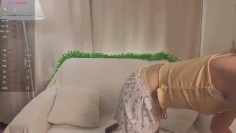 Lily online show from January 8, 5:04 pm