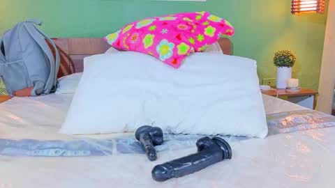 Snapshot of tiny_whore18 chatting on April 26, 5:49 am tiny_whore18 online show from April 26, 5:49 am