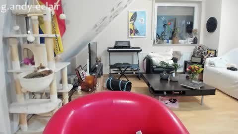 Snapshot of tiny_williams chatting on September 15, 4:12 am Tiny online show from September 15, 4:12 am