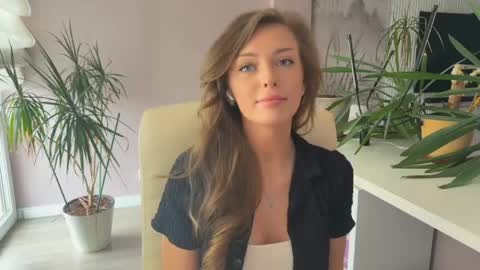 Mona online show from May 11, 12:22 pm