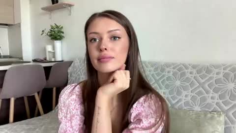Mona online show from May 18, 11:27 am