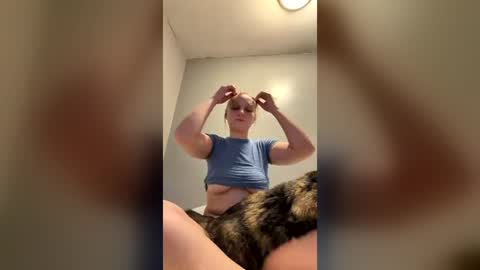 tinyblondebarbie online show from June 17, 7:33 am