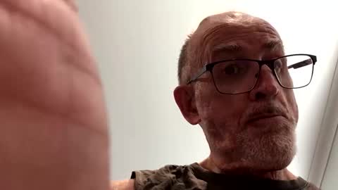 Snapshot of tinyjack_61 chatting on February 18, 2:40 am Tiny Jack online show from February 18, 2:40 am