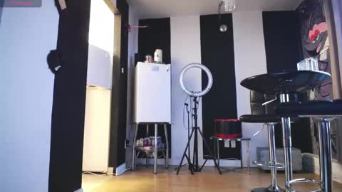 stage Kylie Sinner  brand CLITBAIT online show from September 10, 10:21 pm