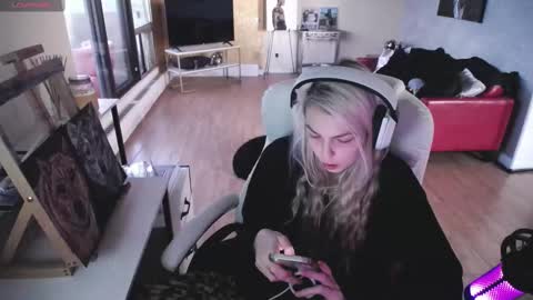 stage Kylie Sinner  brand CLITBAIT online show from September 12, 9:42 am