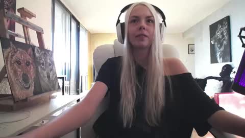 stage Kylie Sinner  brand CLITBAIT online show from September 25, 11:14 am