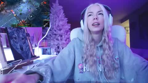 stage Kylie Sinner  brand CLITBAIT online show from November 24, 11:59 pm