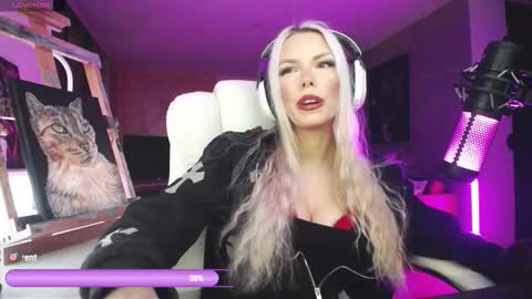 stage Kylie Sinner  brand CLITBAIT online show from March 1, 1:29 am