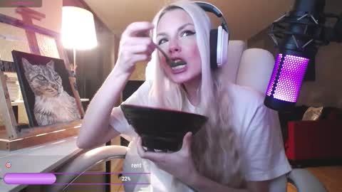 stage Kylie Sinner  brand CLITBAIT online show from March 16, 5:44 am