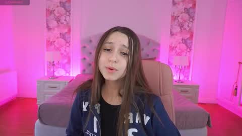 tinynataliee online show from February 9, 1:59 pm
