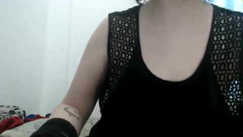 Snapshot of tinyslut66 chatting on May 23, 9:35 am tinyslut66 online show from May 23, 9:35 am